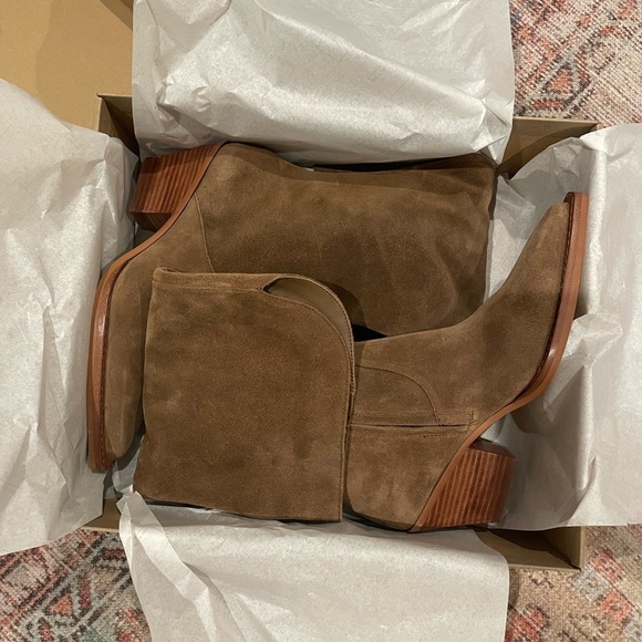 Dolce Vida RAJ Boots - Picture 4 of 6